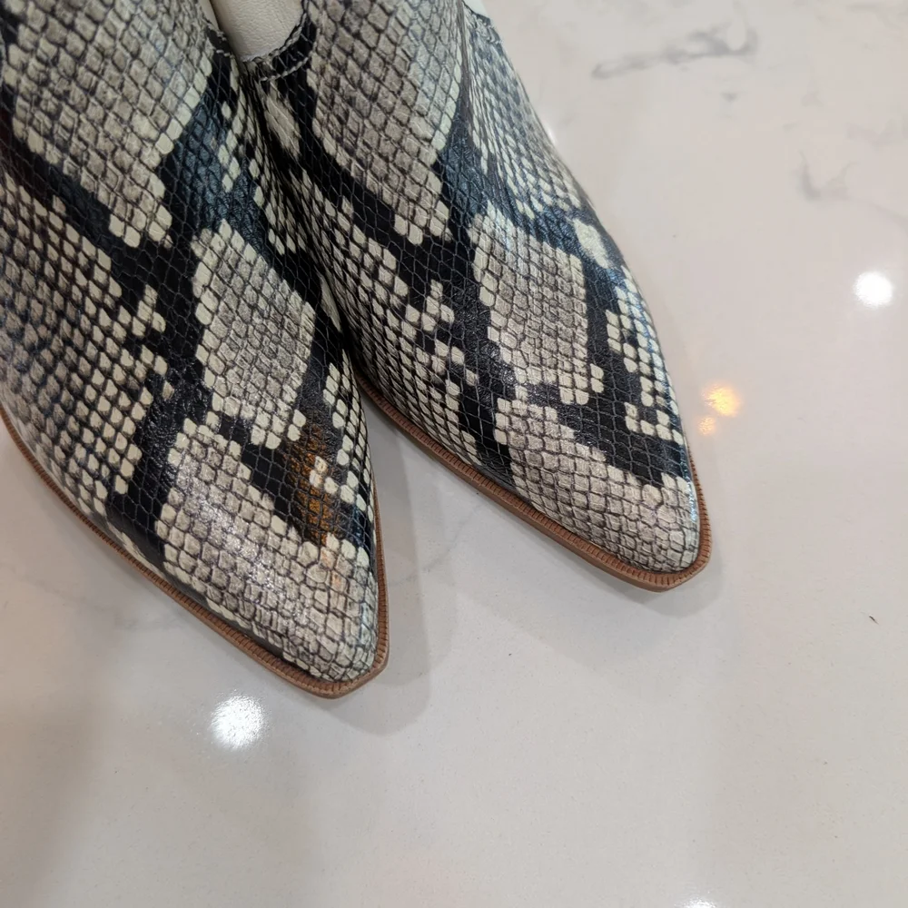 Gianni Bini Snake Print Women's Mules - Picture 3 of 7